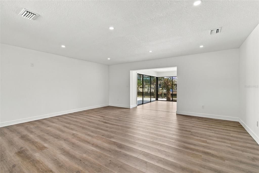 For Sale: $795,000 (3 beds, 4 baths, 1970 Square Feet)