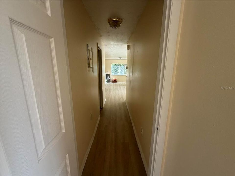 For Sale: $99,000 (2 beds, 2 baths, 823 Square Feet)