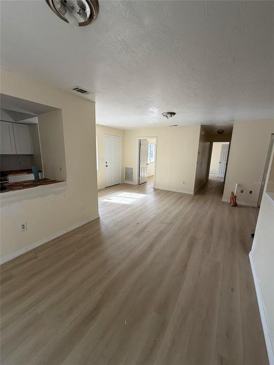 For Sale: $99,000 (2 beds, 2 baths, 823 Square Feet)