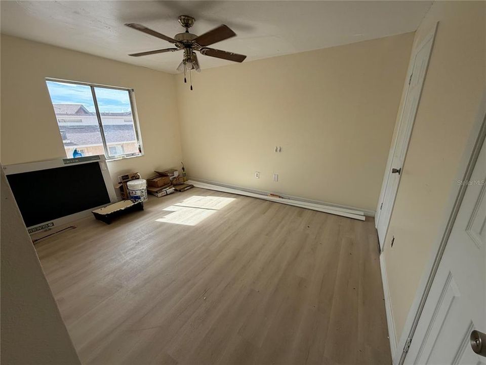 For Sale: $99,000 (2 beds, 2 baths, 823 Square Feet)