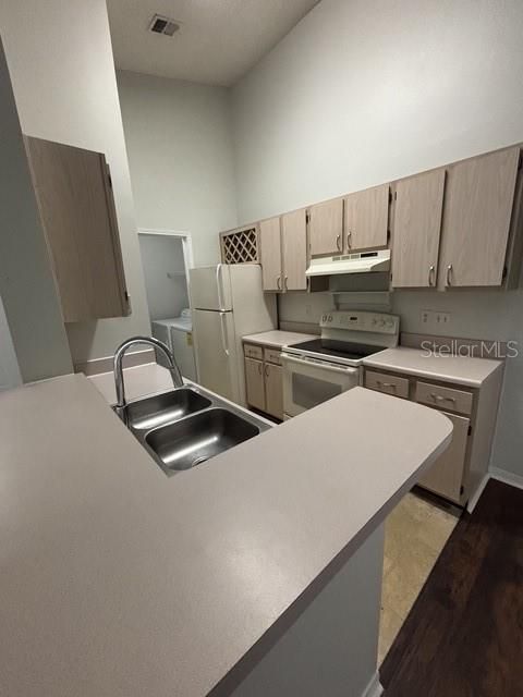В аренду: $1,495 (2 спален, 2 ванн, 899 Квадратных фут)