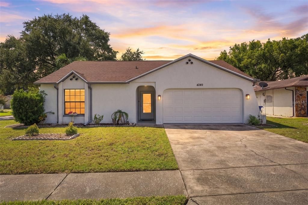For Sale: $299,000 (2 beds, 2 baths, 1117 Square Feet)