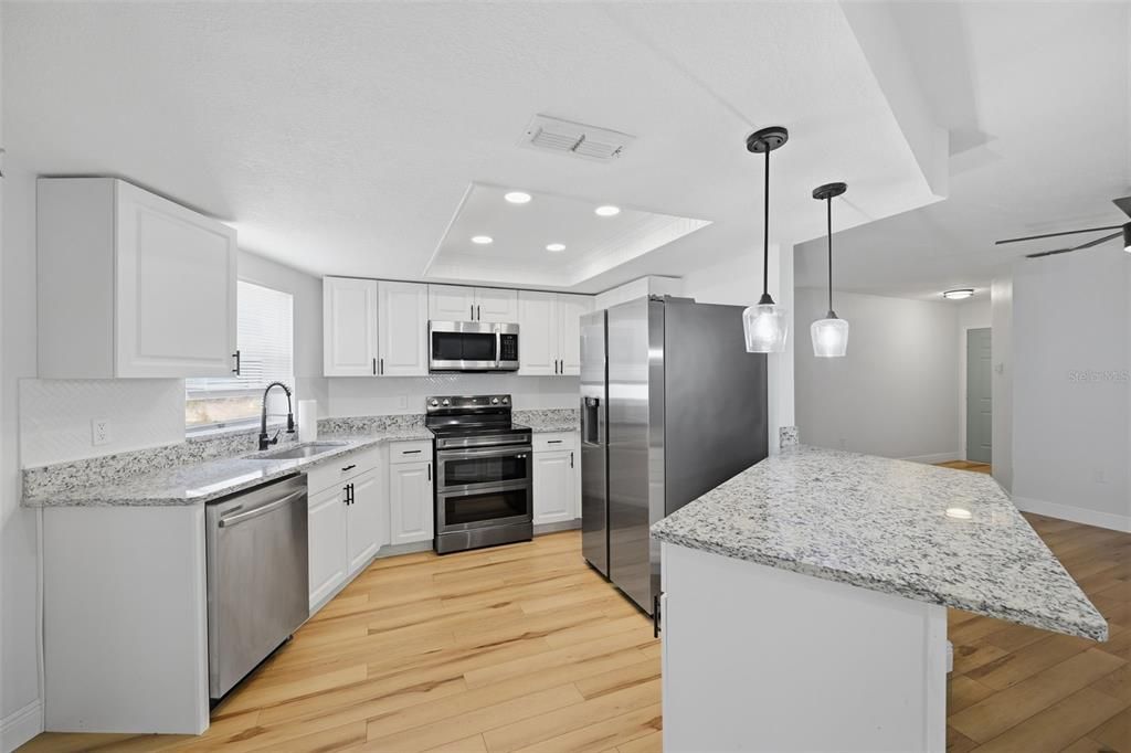 For Sale: $299,000 (2 beds, 2 baths, 1117 Square Feet)