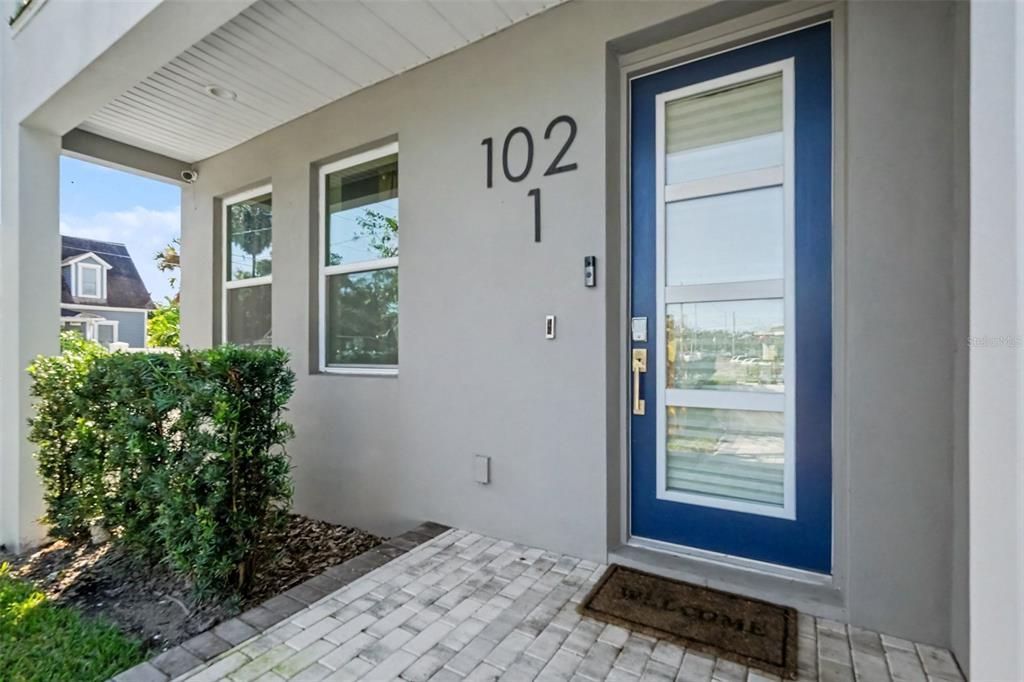 En Venta: $799,900 (3 camas, 3 baños, 2144 Pies cuadrados)