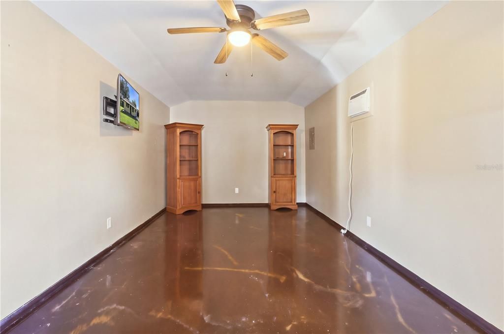 На продажу: $189,900 (3 спален, 2 ванн, 1153 Квадратных фут)