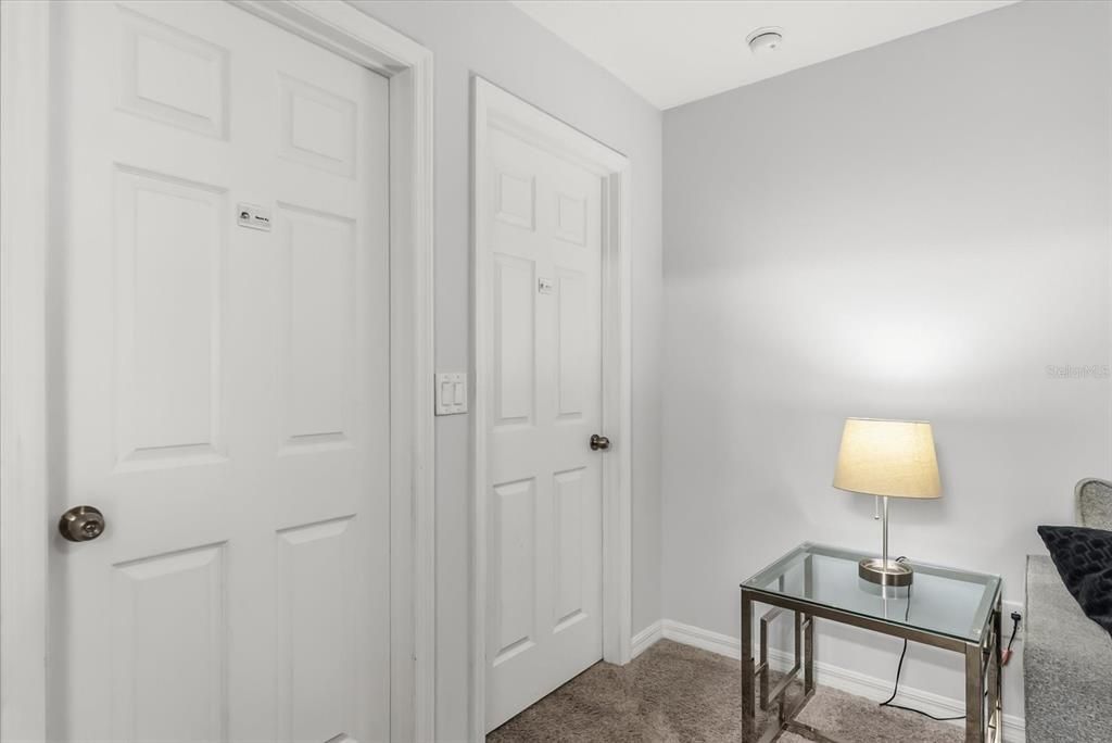 En Venta: $469,900 (4 camas, 4 baños, 2090 Pies cuadrados)