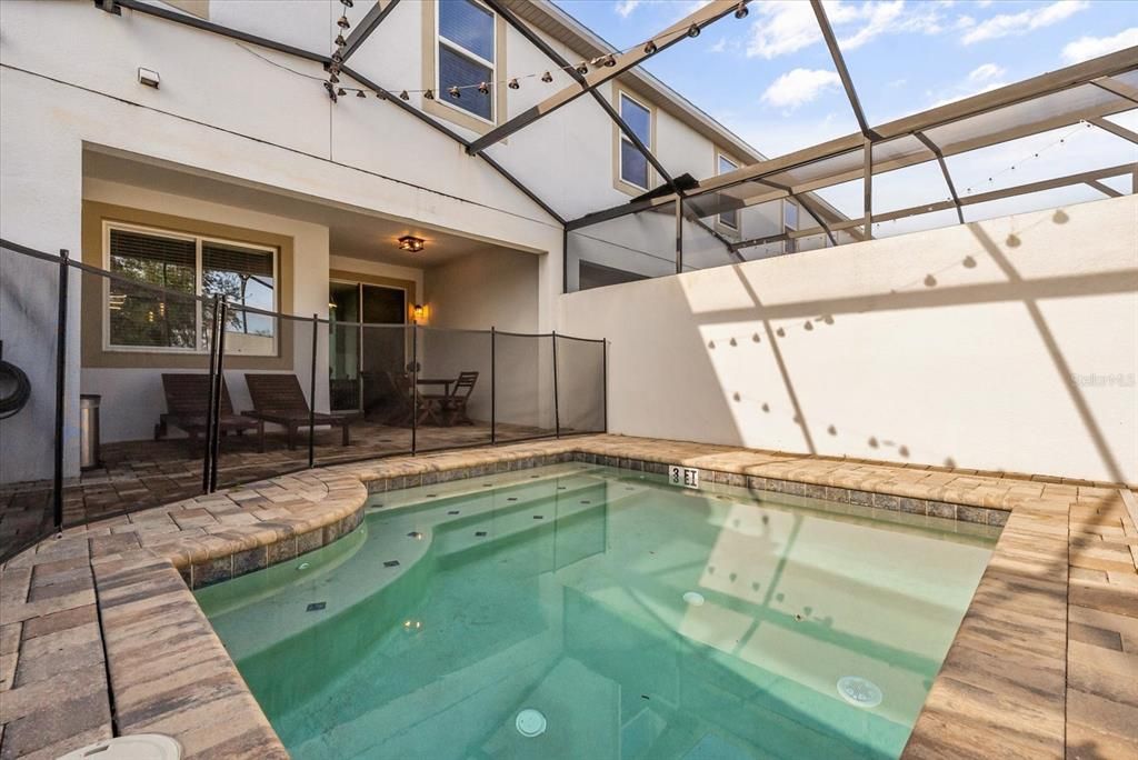 En Venta: $469,900 (4 camas, 4 baños, 2090 Pies cuadrados)