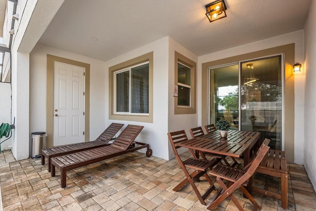En Venta: $469,900 (4 camas, 4 baños, 2090 Pies cuadrados)