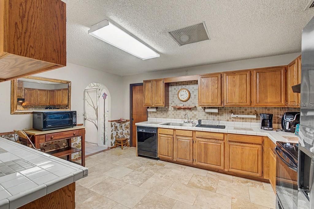 En Venta: $329,900 (3 camas, 2 baños, 2000 Pies cuadrados)