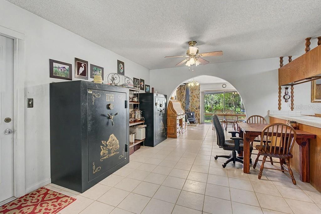 En Venta: $329,900 (3 camas, 2 baños, 2000 Pies cuadrados)