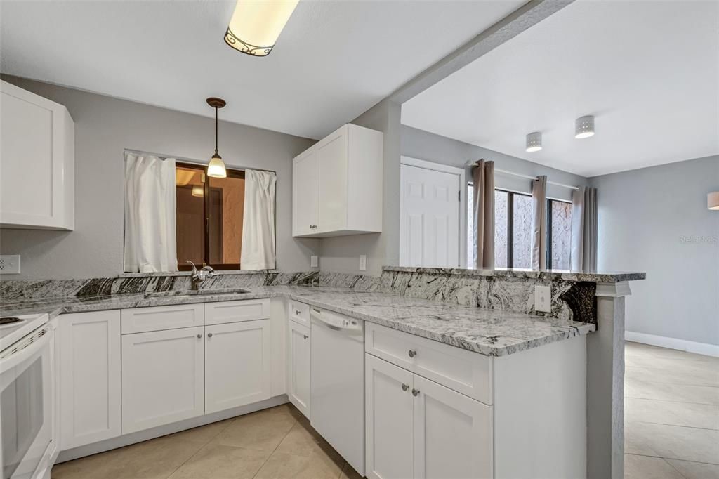 For Rent: $2,100 (2 beds, 2 baths, 2288 Square Feet)