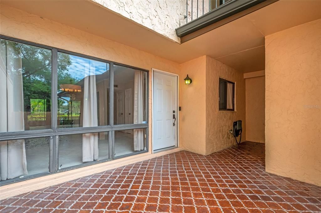 For Rent: $2,100 (2 beds, 2 baths, 2288 Square Feet)