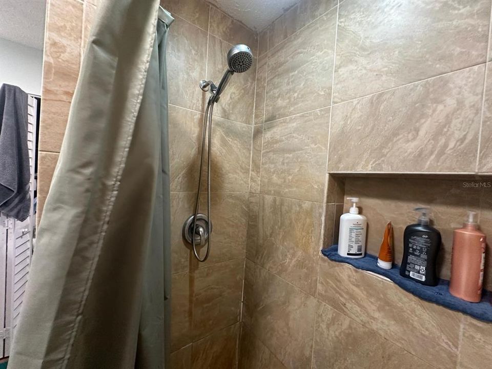 For Sale: $439,000 (3 beds, 2 baths, 1944 Square Feet)