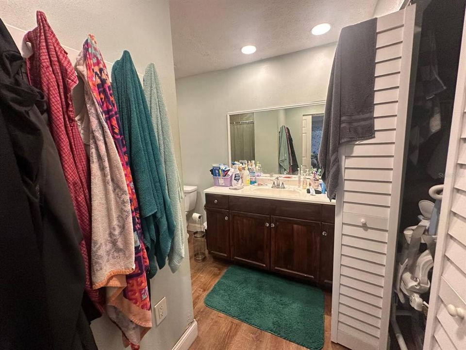 For Sale: $439,000 (3 beds, 2 baths, 1944 Square Feet)