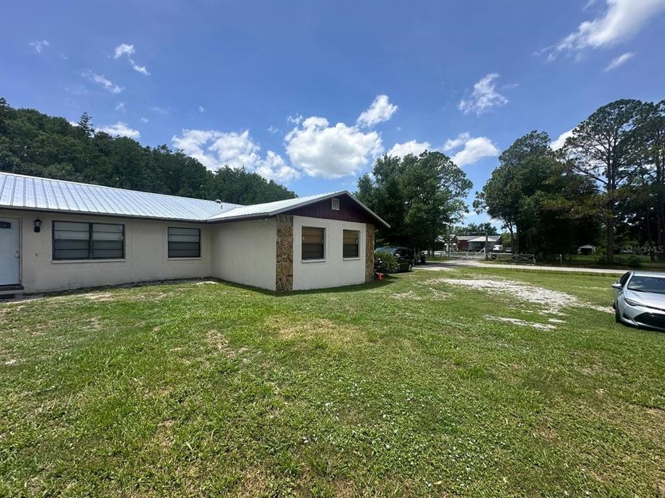 For Sale: $439,000 (3 beds, 2 baths, 1944 Square Feet)