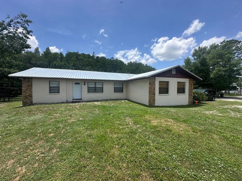 For Sale: $439,000 (3 beds, 2 baths, 1944 Square Feet)