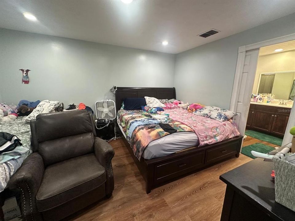 For Sale: $439,000 (3 beds, 2 baths, 1944 Square Feet)