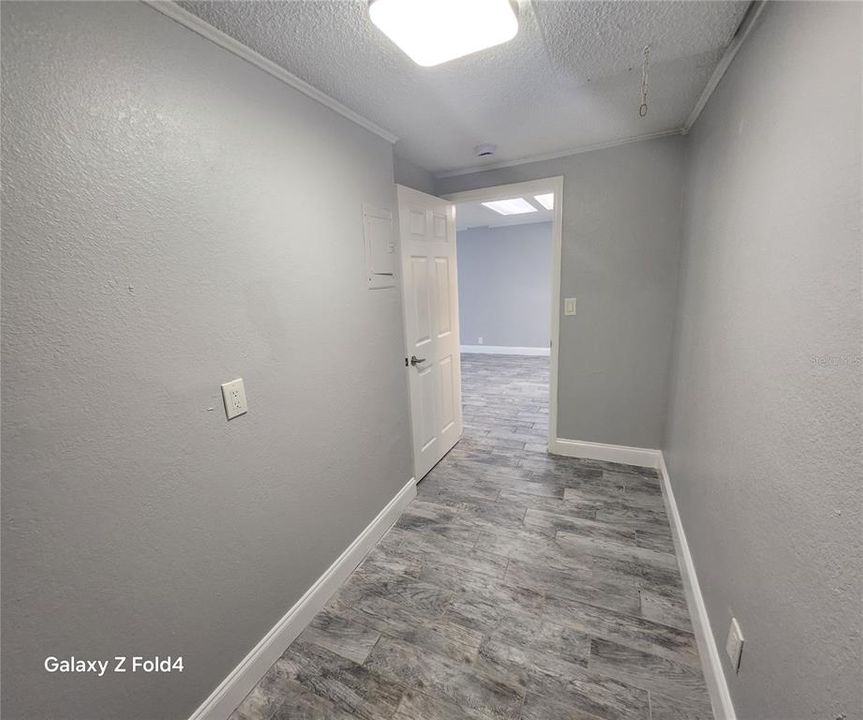 For Rent: $1,095 (1 beds, 1 baths, 850 Square Feet)