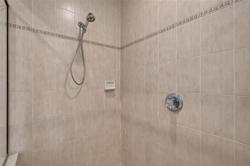 En Venta: $250,000 (3 camas, 2 baños, 1824 Pies cuadrados)
