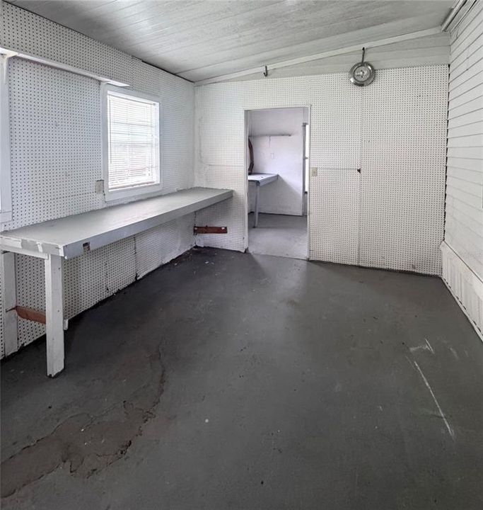 For Sale: $124,900 (2 beds, 2 baths, 1104 Square Feet)