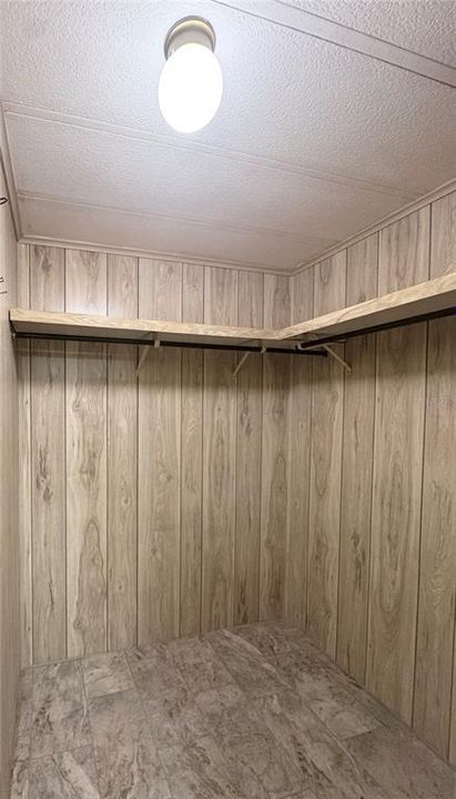 For Sale: $124,900 (2 beds, 2 baths, 1104 Square Feet)