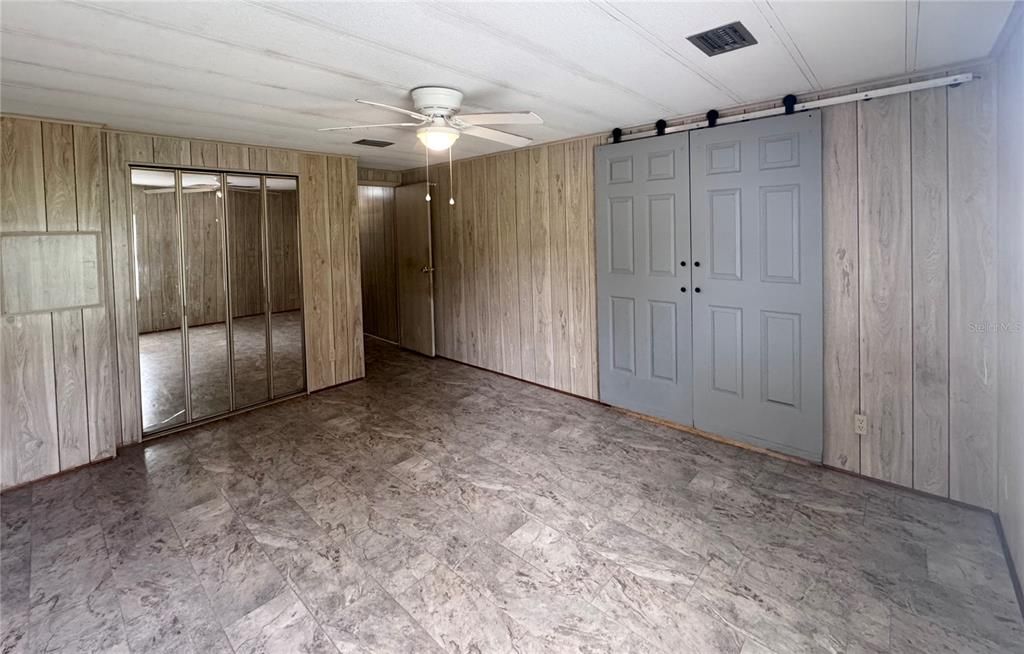 For Sale: $124,900 (2 beds, 2 baths, 1104 Square Feet)