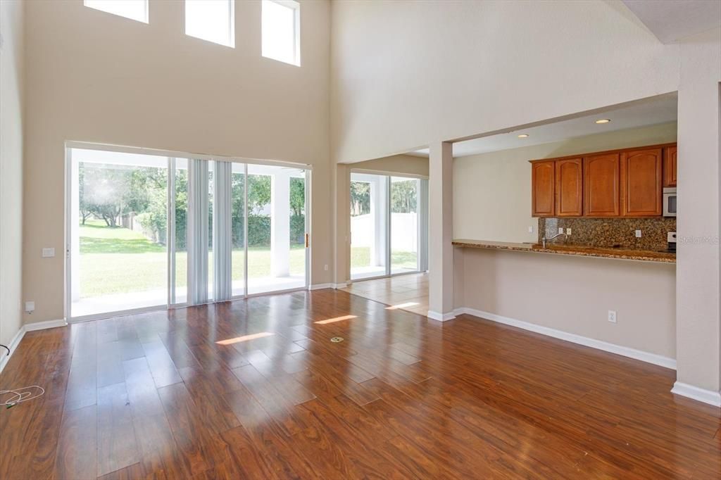 En Venta: $529,000 (4 camas, 2 baños, 2391 Pies cuadrados)