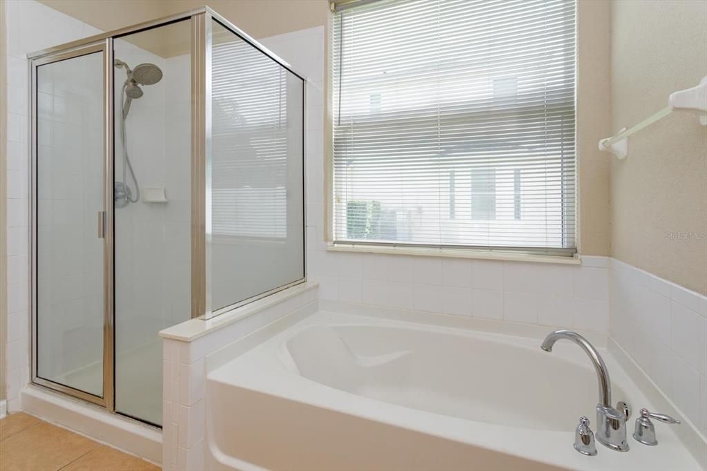 En Venta: $529,000 (4 camas, 2 baños, 2391 Pies cuadrados)