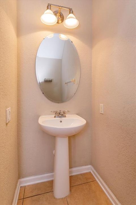 En Venta: $529,000 (4 camas, 2 baños, 2391 Pies cuadrados)