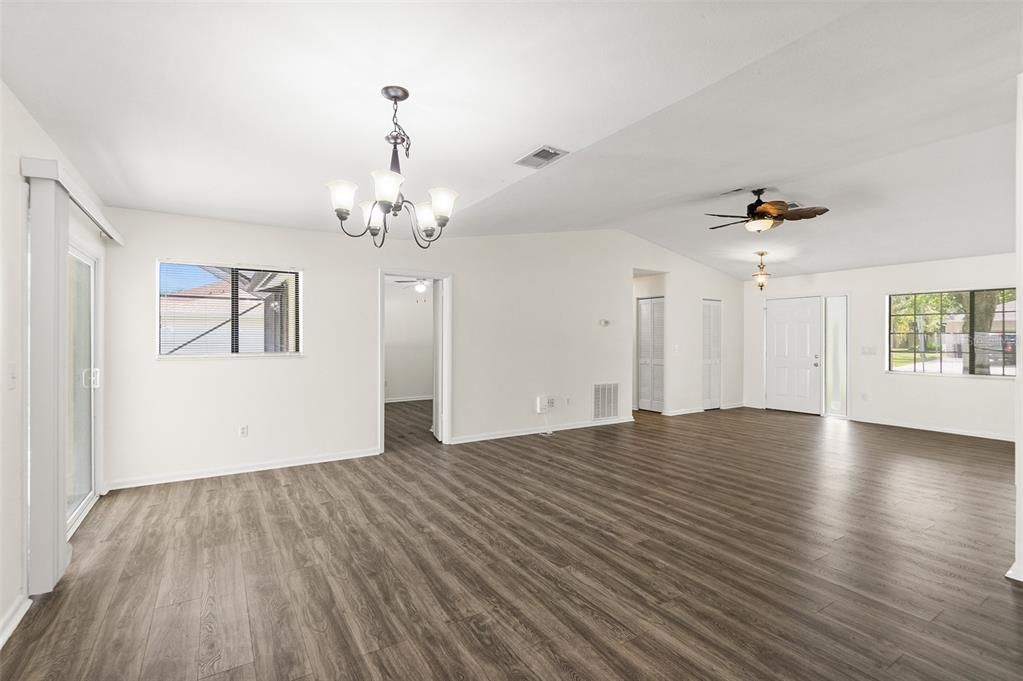 En Venta: $369,000 (3 camas, 2 baños, 1433 Pies cuadrados)