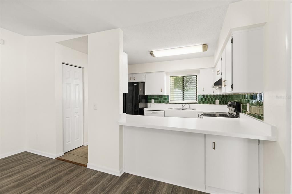 En Venta: $369,000 (3 camas, 2 baños, 1433 Pies cuadrados)