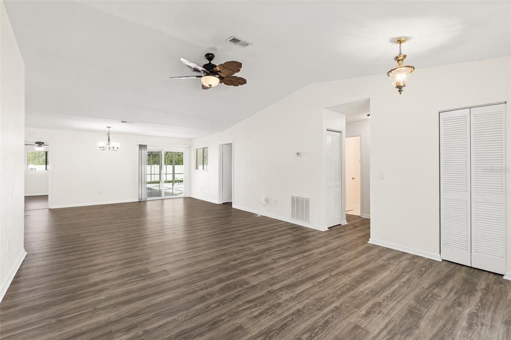 En Venta: $369,000 (3 camas, 2 baños, 1433 Pies cuadrados)