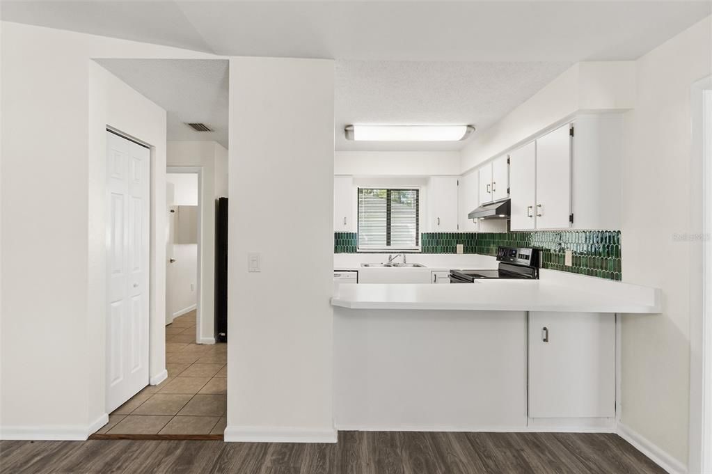 En Venta: $369,000 (3 camas, 2 baños, 1433 Pies cuadrados)