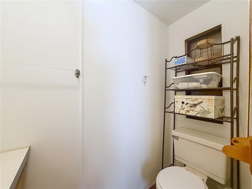 For Sale: $140,000 (2 beds, 1 baths, 992 Square Feet)