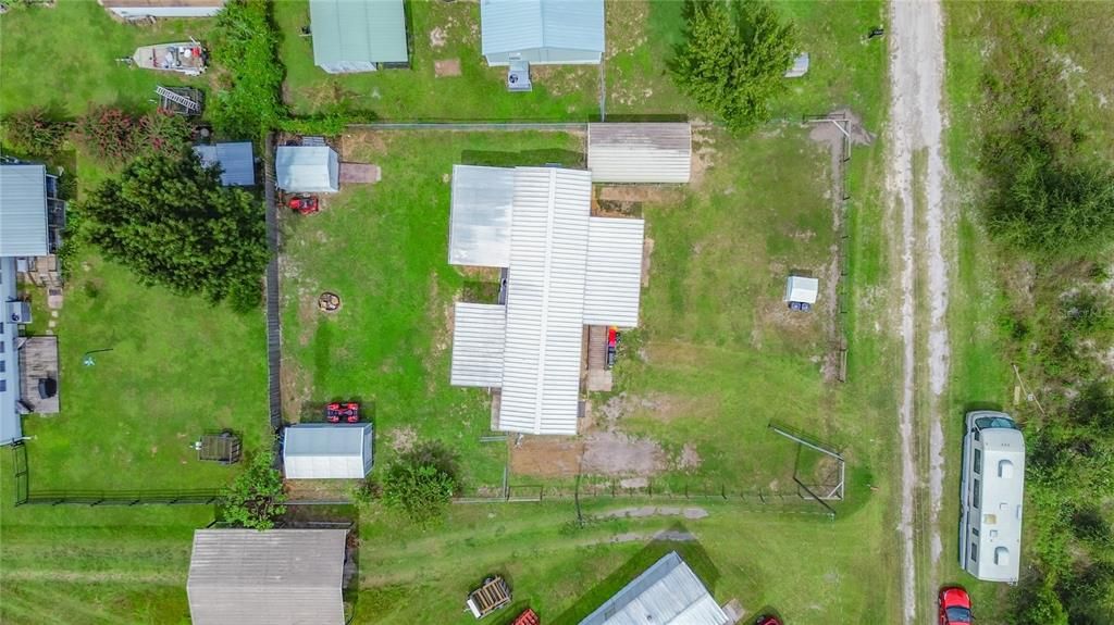 For Sale: $140,000 (2 beds, 1 baths, 992 Square Feet)