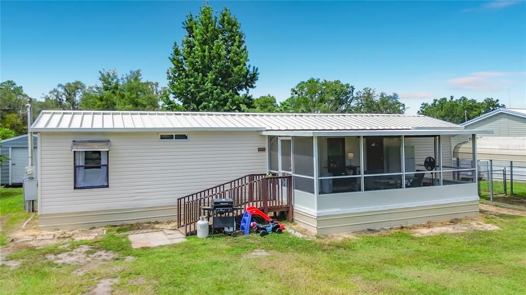 For Sale: $140,000 (2 beds, 1 baths, 992 Square Feet)