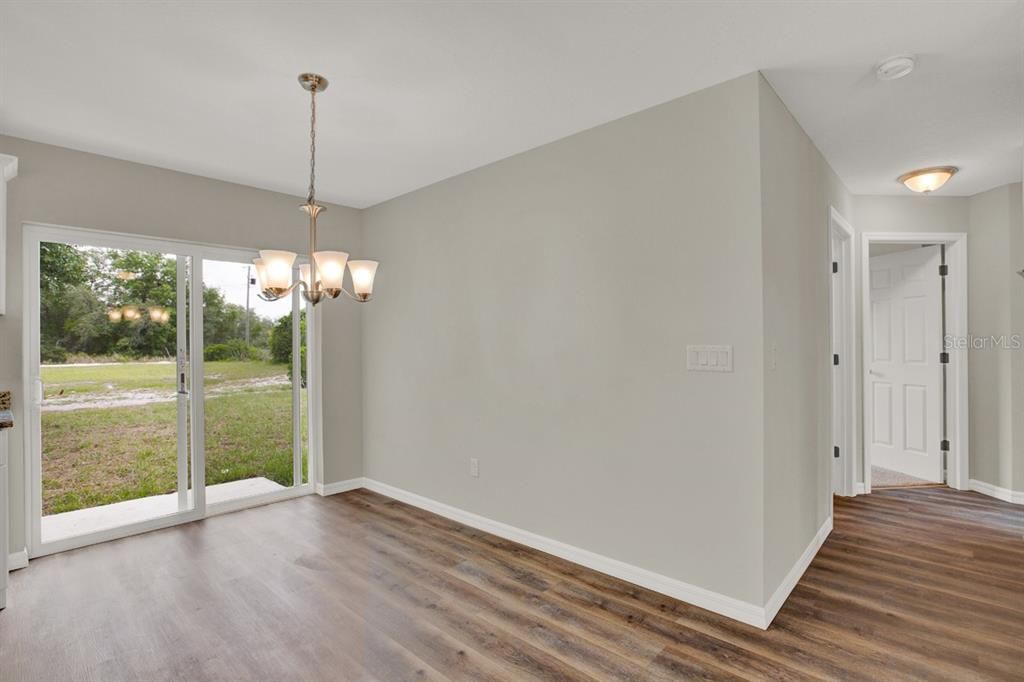 For Sale: $269,900 (3 beds, 2 baths, 1128 Square Feet)