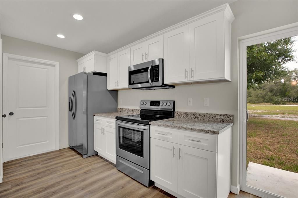 For Sale: $269,900 (3 beds, 2 baths, 1128 Square Feet)