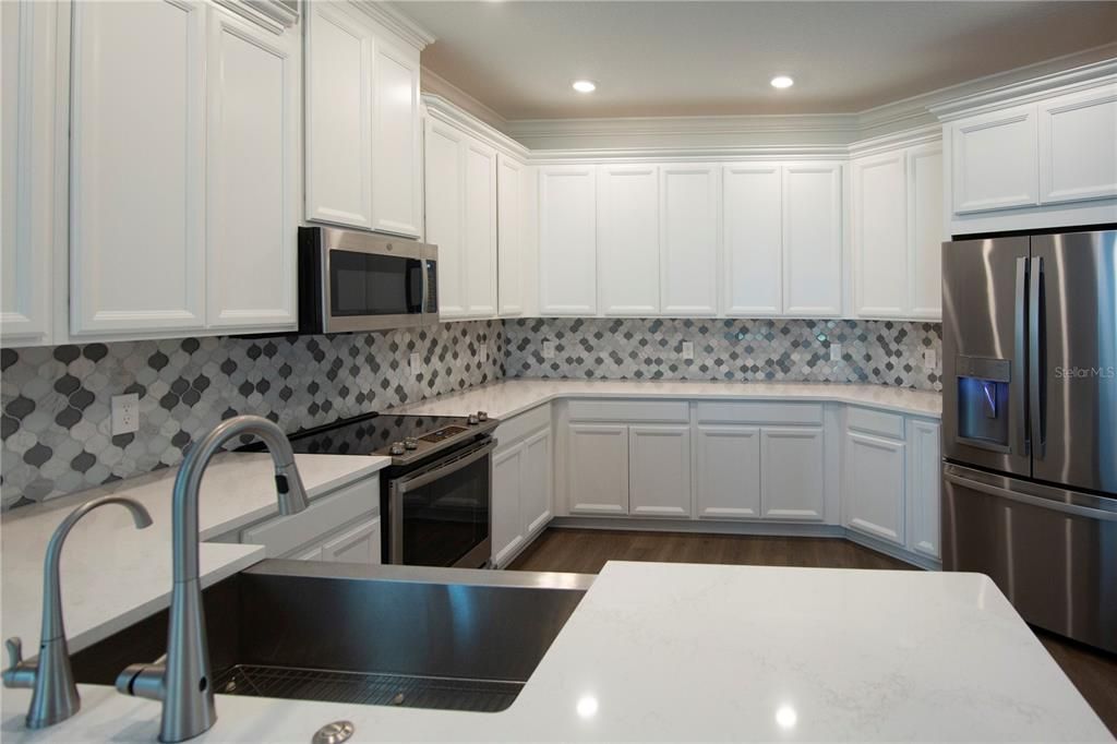 For Rent: $4,140 (4 beds, 3 baths, 3094 Square Feet)