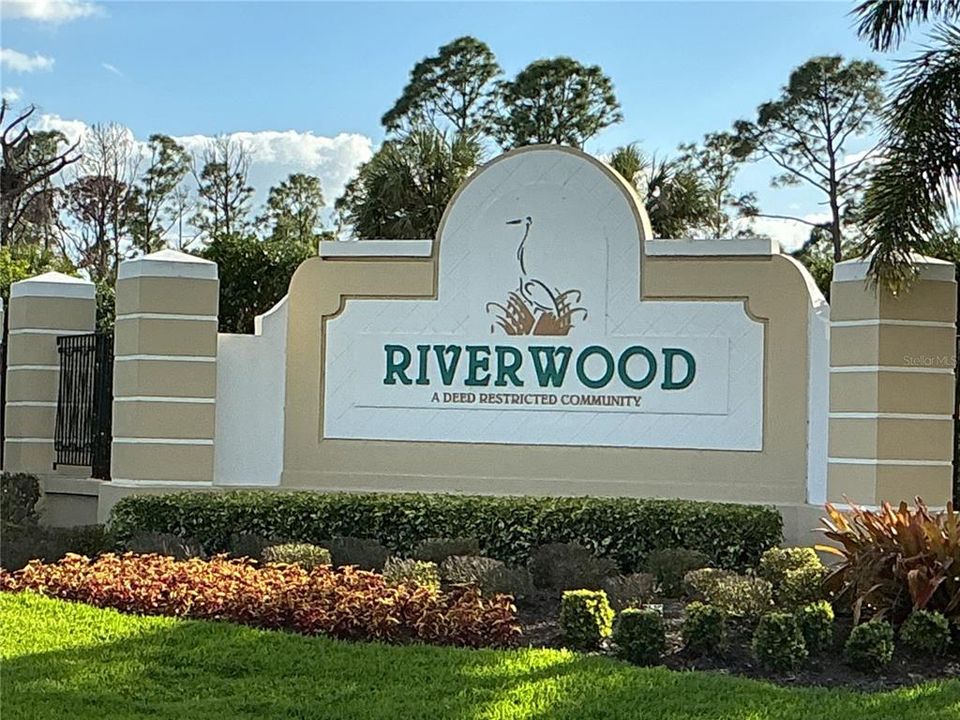 Activo con contrato: $695,000 (4 camas, 3 baños, 2752 Pies cuadrados)