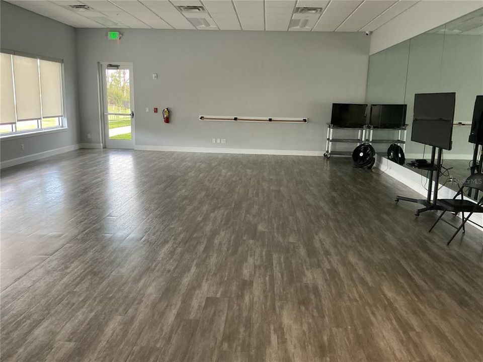 Activo con contrato: $695,000 (4 camas, 3 baños, 2752 Pies cuadrados)