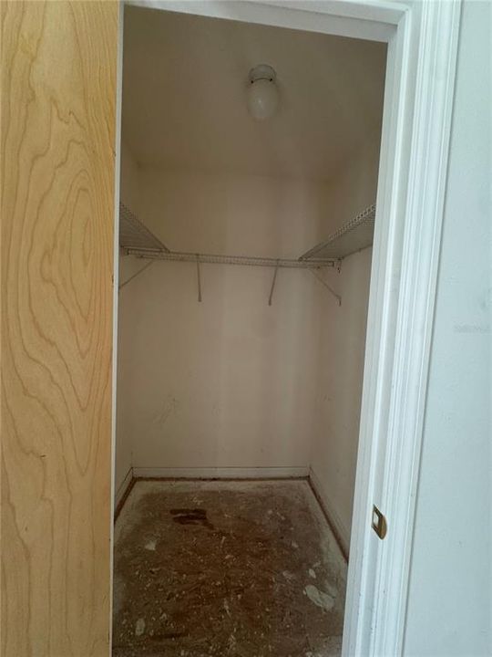 En Venta: $230,000 (4 camas, 3 baños, 1881 Pies cuadrados)