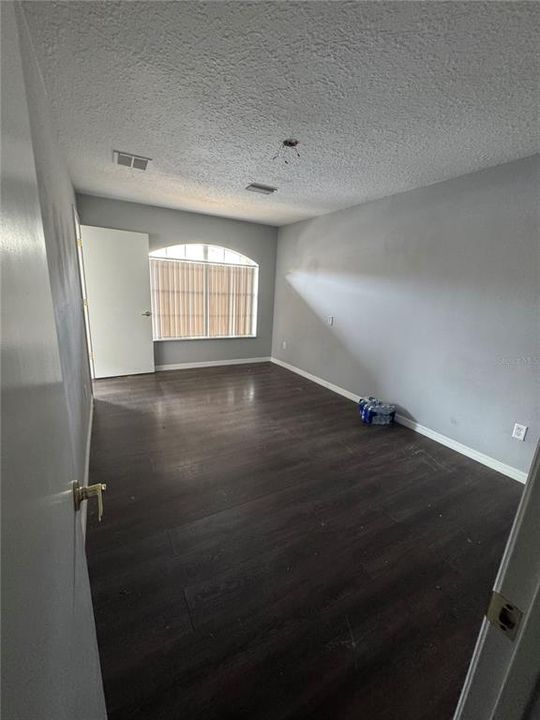 En Venta: $230,000 (4 camas, 3 baños, 1881 Pies cuadrados)