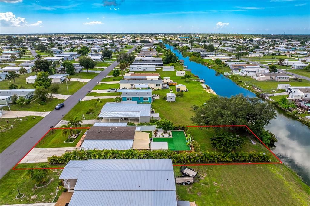 For Sale: $199,900 (2 beds, 2 baths, 1071 Square Feet)