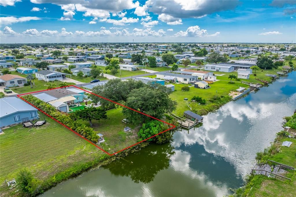 For Sale: $199,900 (2 beds, 2 baths, 1071 Square Feet)