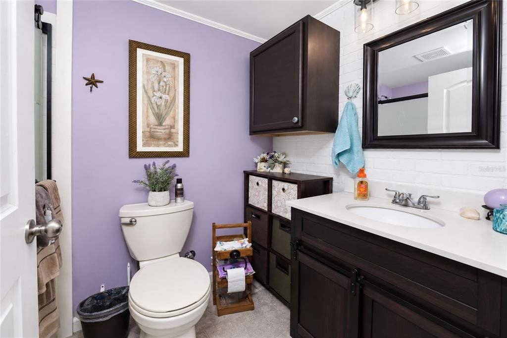 For Sale: $199,900 (2 beds, 2 baths, 1071 Square Feet)