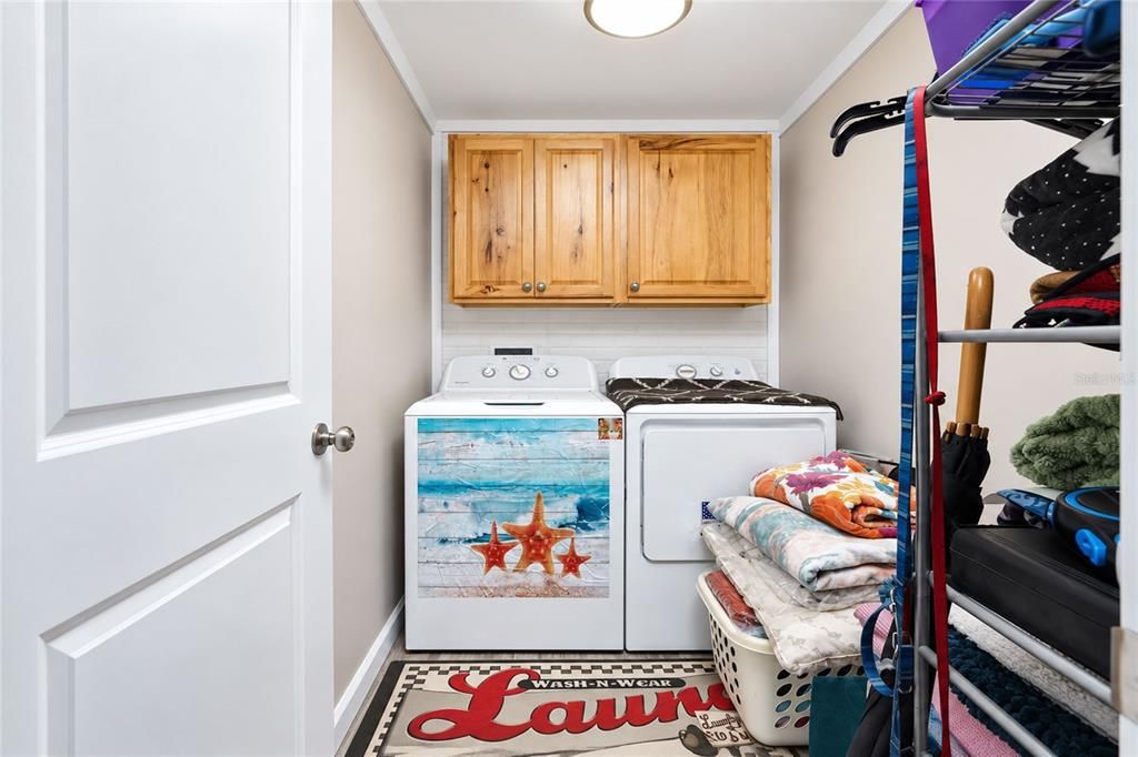 For Sale: $199,900 (2 beds, 2 baths, 1071 Square Feet)