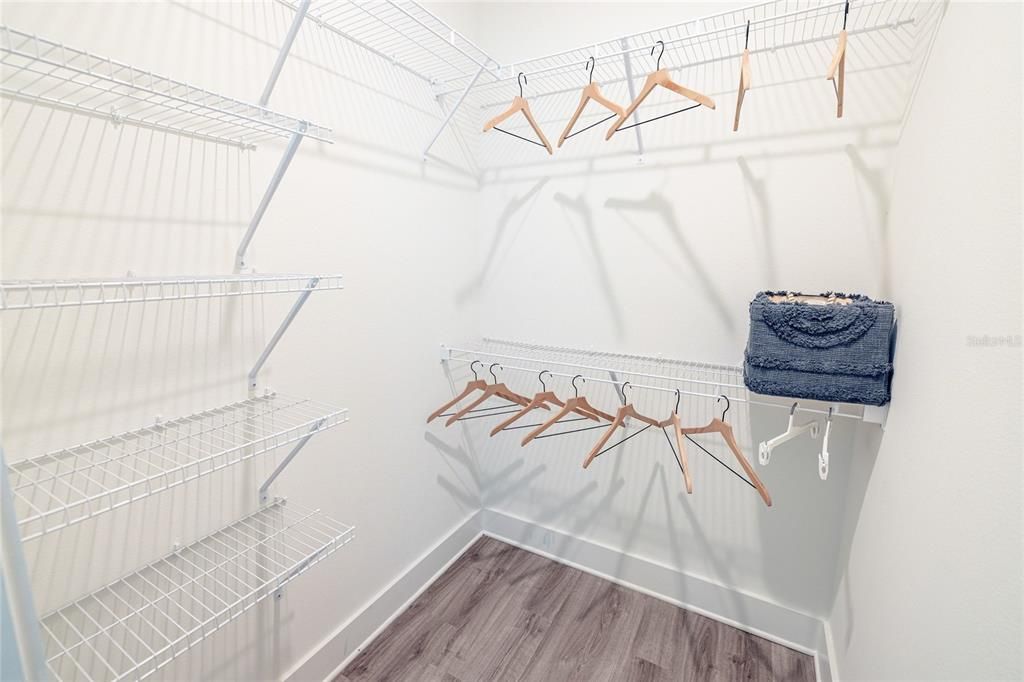 For Rent: $2,413 (2 beds, 2 baths, 1294 Square Feet)