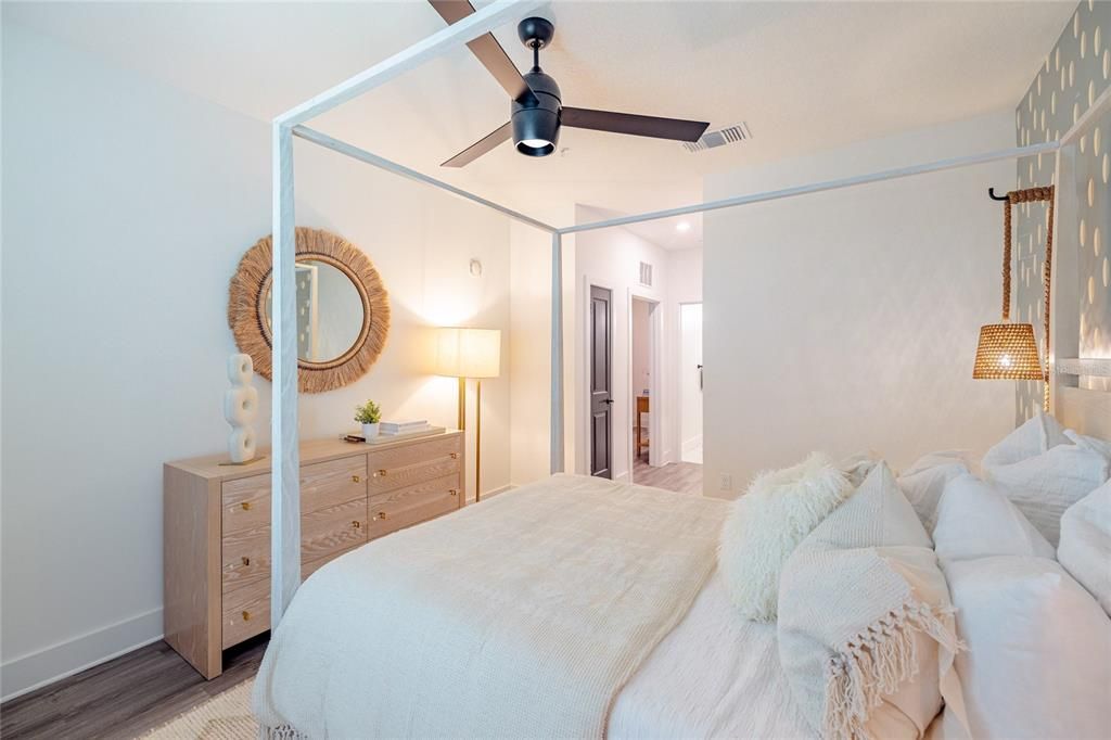 For Rent: $2,413 (2 beds, 2 baths, 1294 Square Feet)