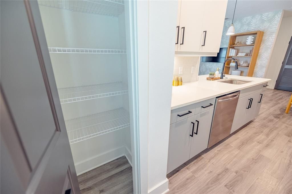For Rent: $2,413 (2 beds, 2 baths, 1294 Square Feet)
